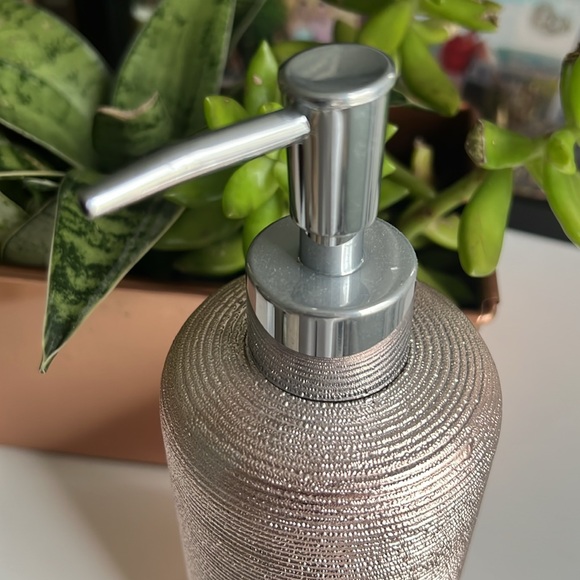 NWT Soap Dispenser - Picture 3 of 4